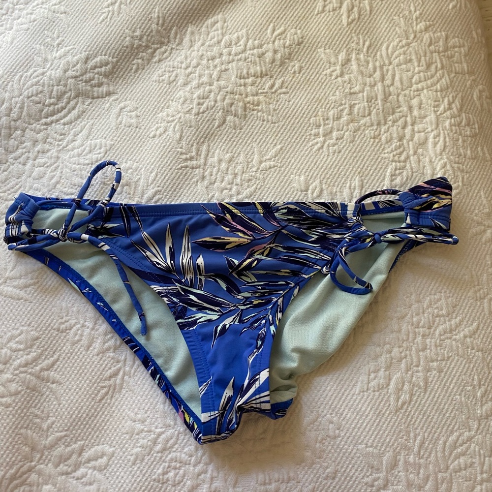 Maaji blue bikini bottoms size M